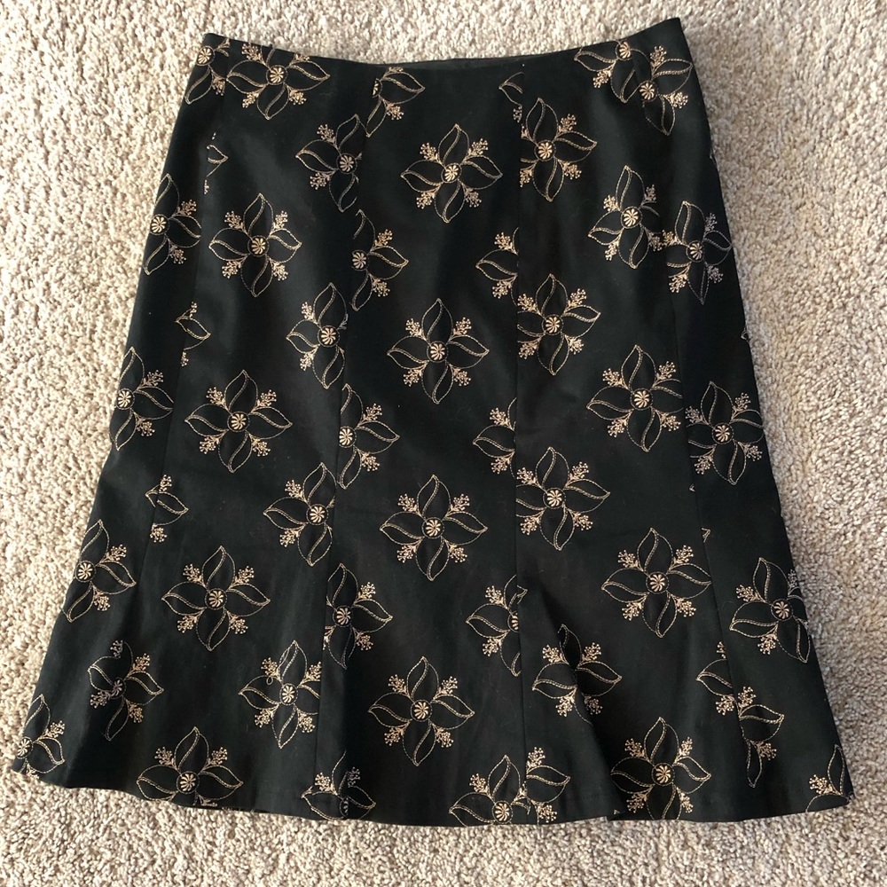 Apostrophe Women’s Skirt Fluted Black& Gold Size 4